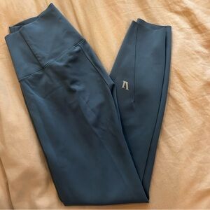 Blue Vuori leggings